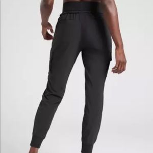 ATHLETA Sutton Jogger in Black